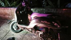 2 rescued from ravine after motorbike crash near Patong