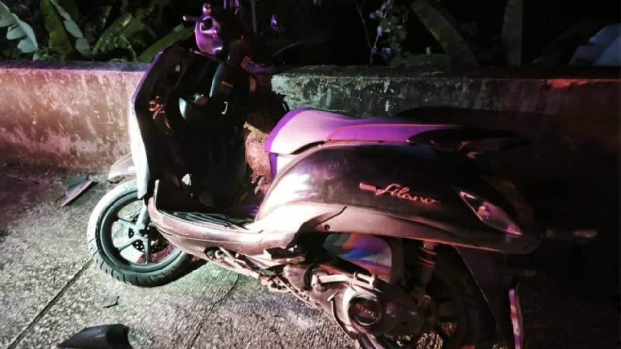 2 rescued from ravine after motorbike crash near Patong
