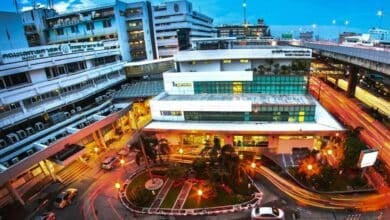 Bangkok protest shuts hospital clinics, triggers traffic meltdown