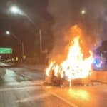Rush hour inferno: Car fire sparks Vibhavadi traffic chaos (video) | Thaiger