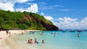 Koh Larn registers 158 businesses in accommodation crackdown