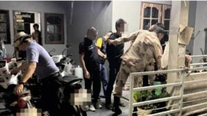 Knife-wielding man removed from Phuket streets