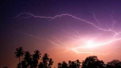 Thailand braces for thunderstorms and high waves
