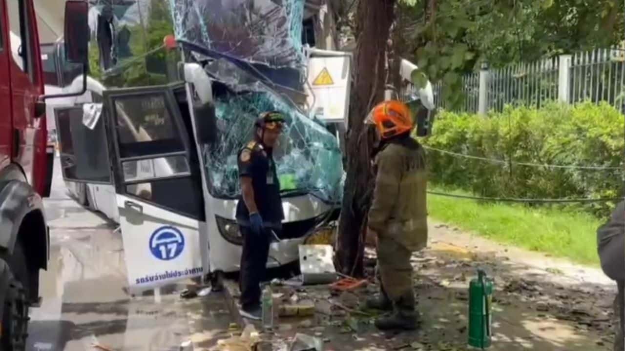 Ten injured as bus of Indian students crashes in Bangkok