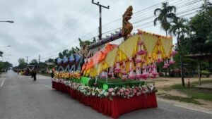 Kamphaeng Phet rocket fest sparks awe with serpent-like smoke