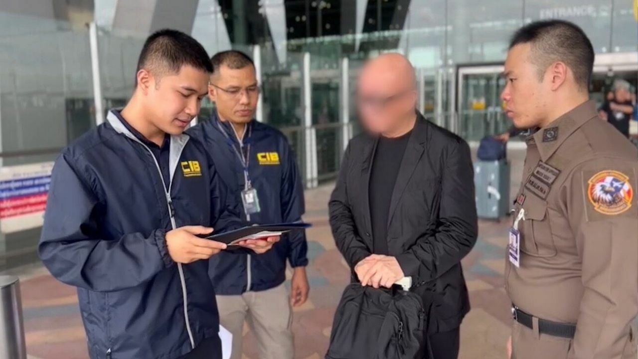 Singaporean businessman caught at airport over 5 million baht VAT fraud