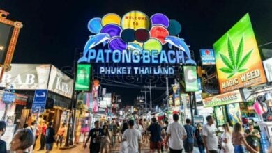 Wee-bit out of order: Tourist blasted for peeing on Phuket street