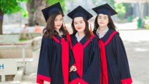 US visa clamp sparks panic but Thai students gets pass