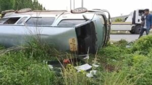 Cement truck crash with school van injures 20 in Prachinburi