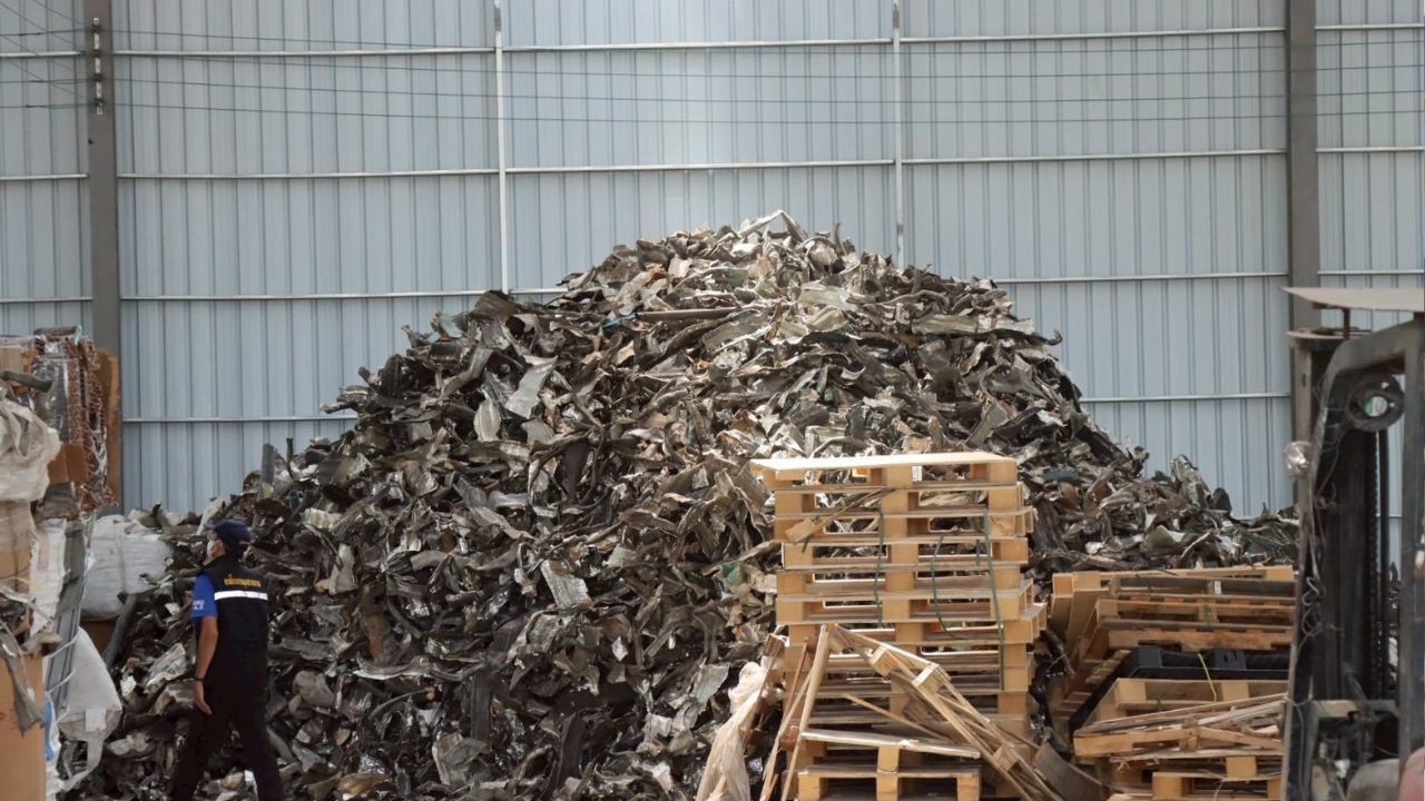 Thai industry ministry shuts down toxic waste site in Chachoengsao