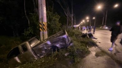 Pickup truck with migrant workers crashes in Songkhla, driver flees