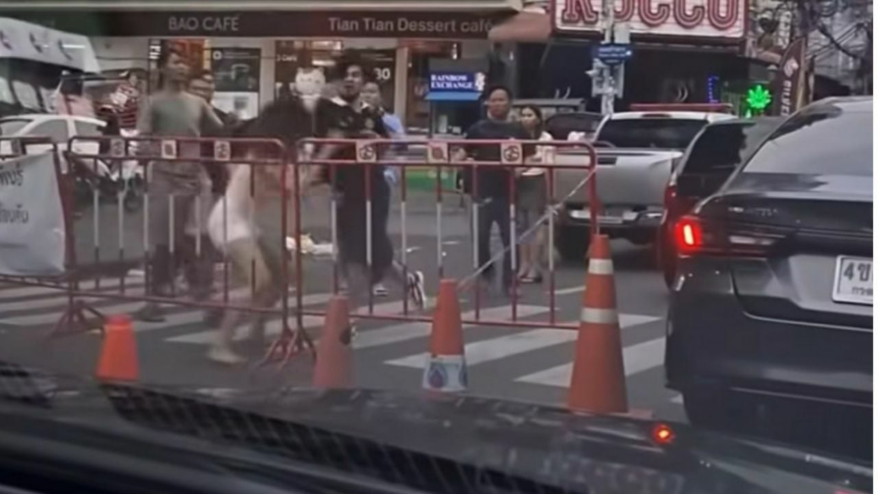 Drunken Turkish teenager gets slapped by Thai woman in Bangkok