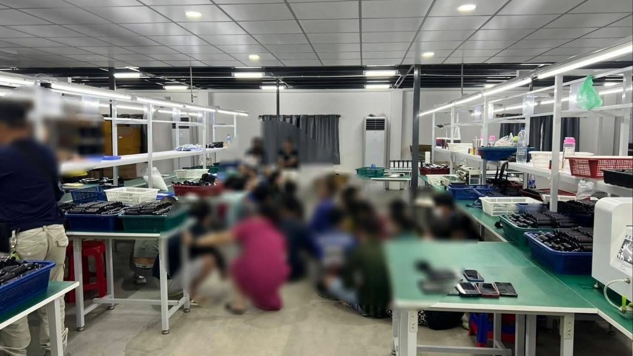 Illegal e-cigarette factory raided in Pathum Thani, 29 arrested