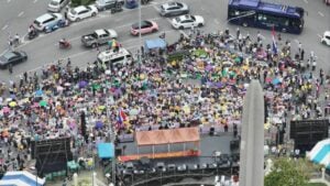 Thousands protest in Bangkok, demand PM Shinawatra’s resignation