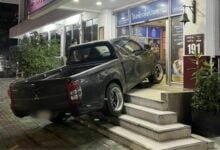 Man fined 2000 baht for crashing into Bangkok police station