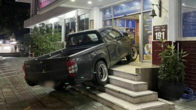 Man fined 2000 baht for crashing into Bangkok police station