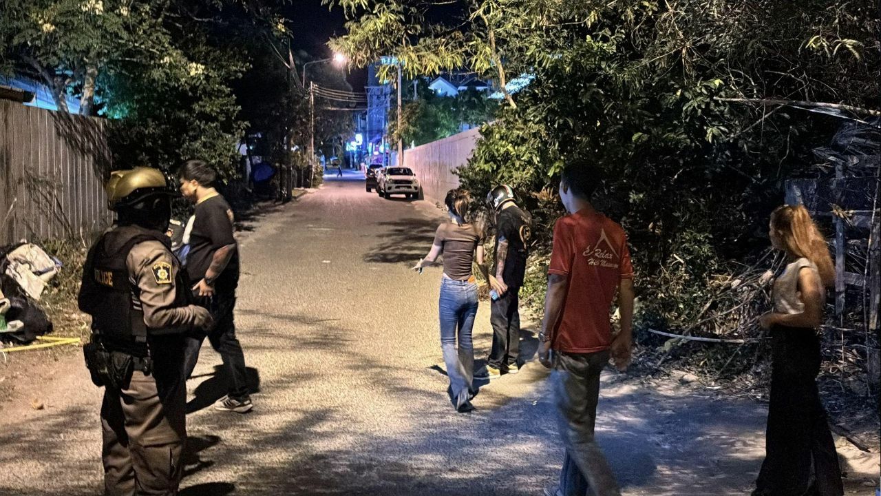 Homeless woman accused of theft in Pattaya, arrested with children