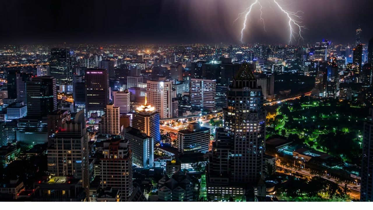Thunderstorms forecast for 52 Thai provinces amid monsoon