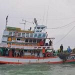 Fishing vessel fire off Surat Thani coast claims one life | Thaiger