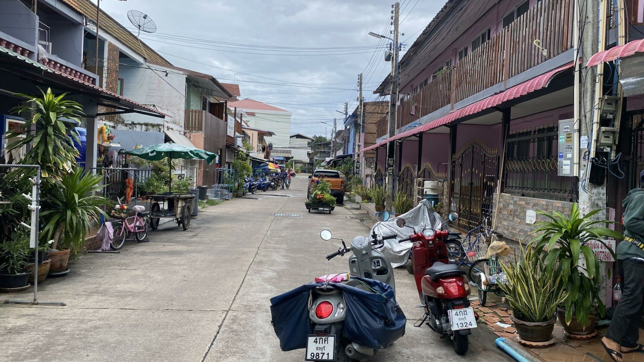 Bolt from the blue: Knifeman clash sparks soi showdown in Pattaya | News by Thaiger