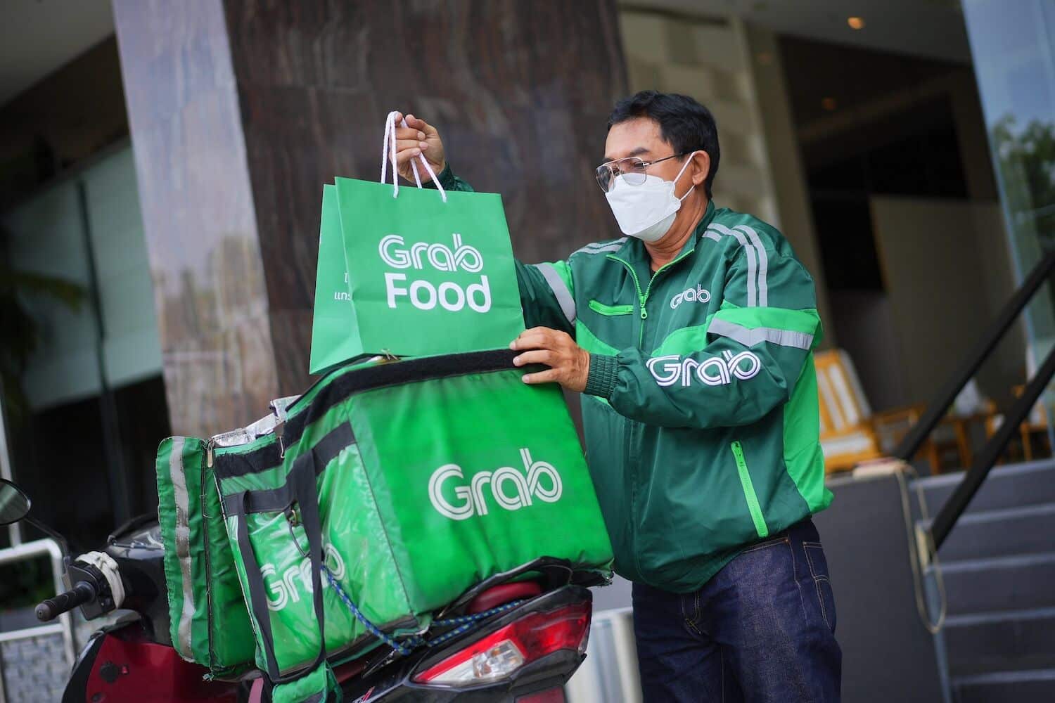 Grab Thailand rolls out 0% fees, AI tools to save restaurants | News by Thaiger