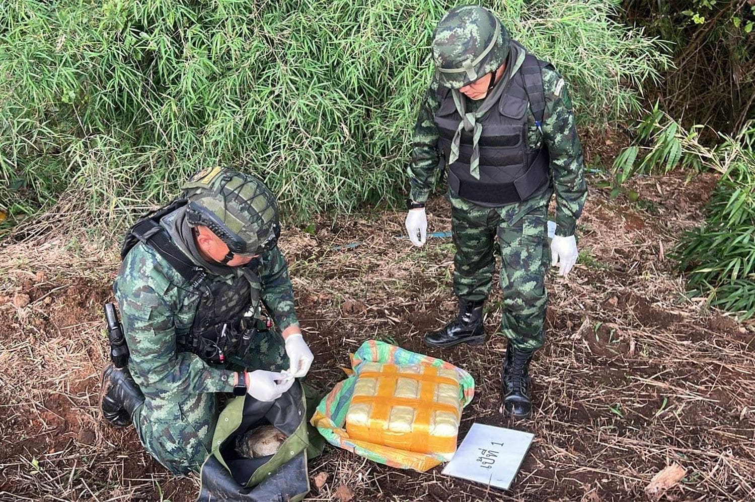 Smuggler killed in Chiang Mai clash, 200k meth pills seized | News by Thaiger