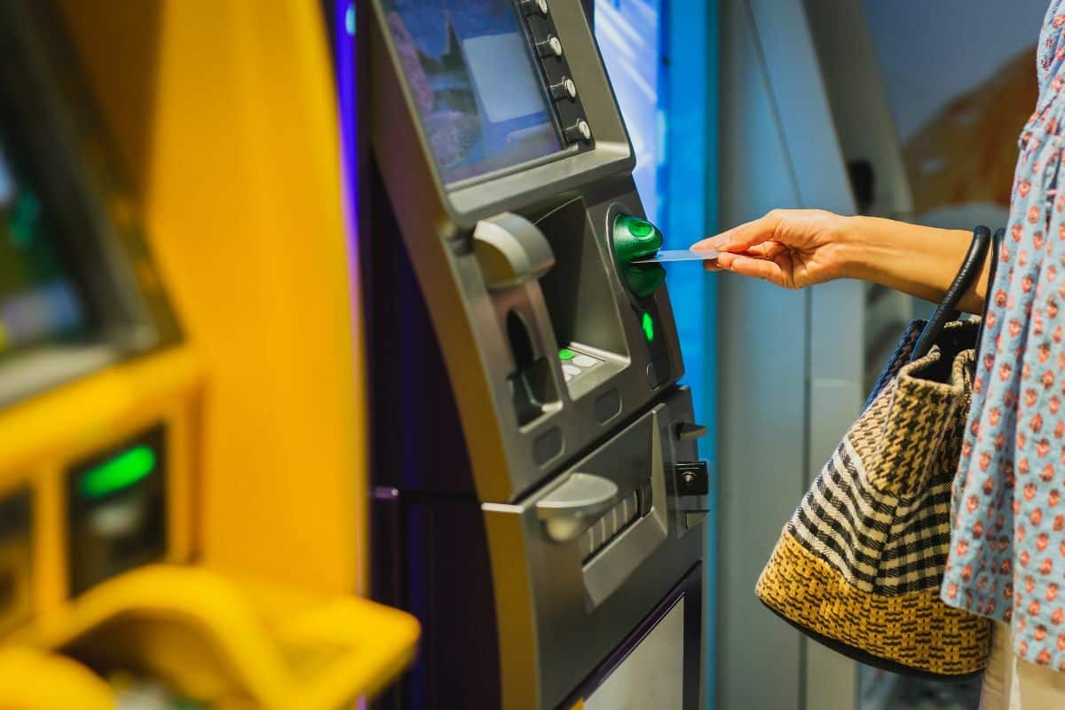 Chinese scam suspect caught red-handed at ATM in Pattaya | News by Thaiger