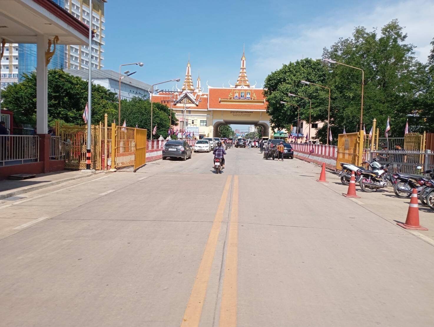 Borderline chaos: Thai-Cambodian crossings shut amid spat | News by Thaiger
