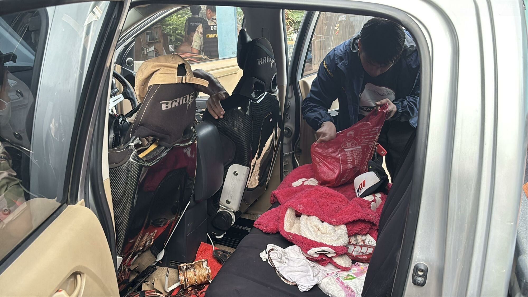 Meth-ed up! Panic, pipes and punters in Pattaya drugs den bust | News by Thaiger