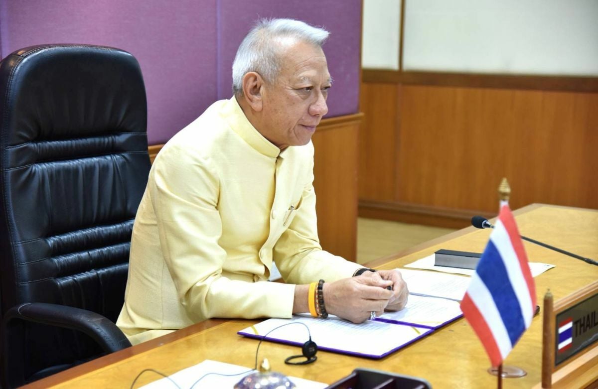 Labour Ministry cracks down on illegal expatriate employment | News by Thaiger