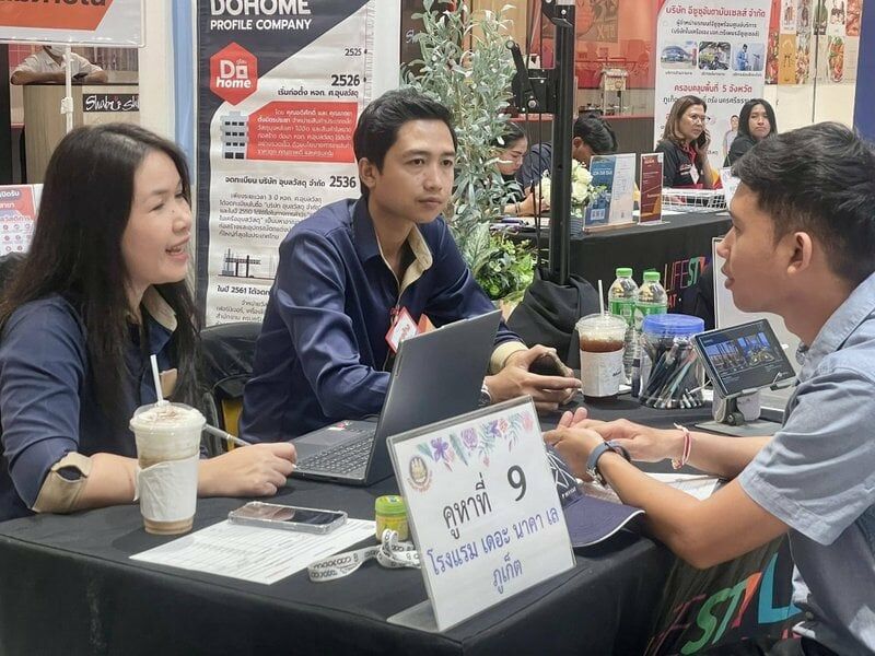 Fair play! Phuket job bonanza gives jobless a fighting chance | News by Thaiger
