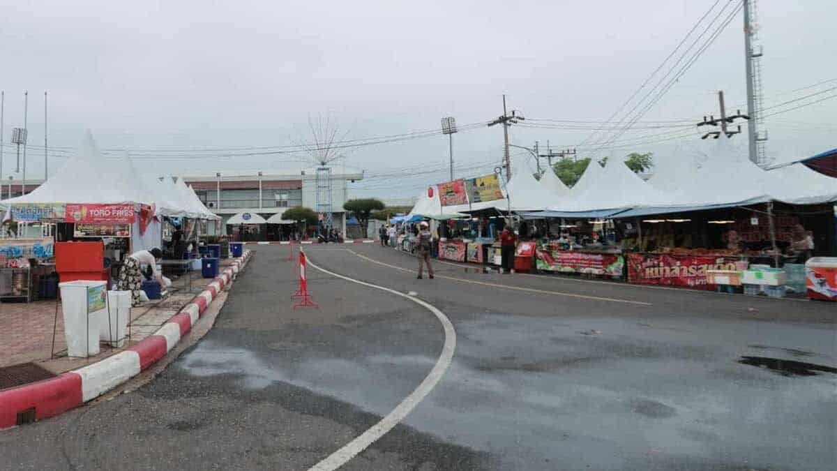 Triple bomb blasts at Pattani fair injure 7, stalls damaged | News by Thaiger