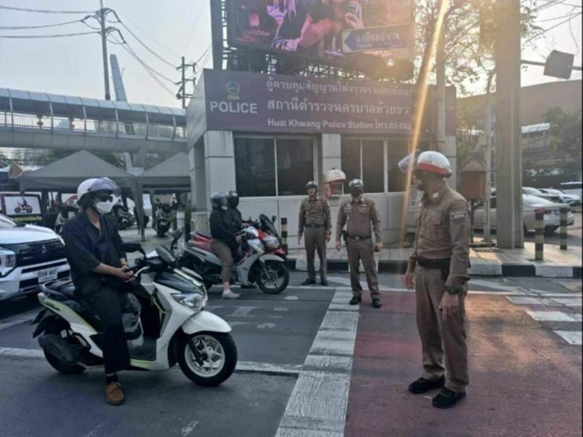 Pattaya motorbike taxi drivers slam ‘unfair’ 2,000 baht helmet fine