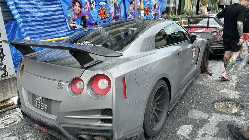 No room for vroom: Phuket police fine foreign tourists in fancy rides | News by Thaiger