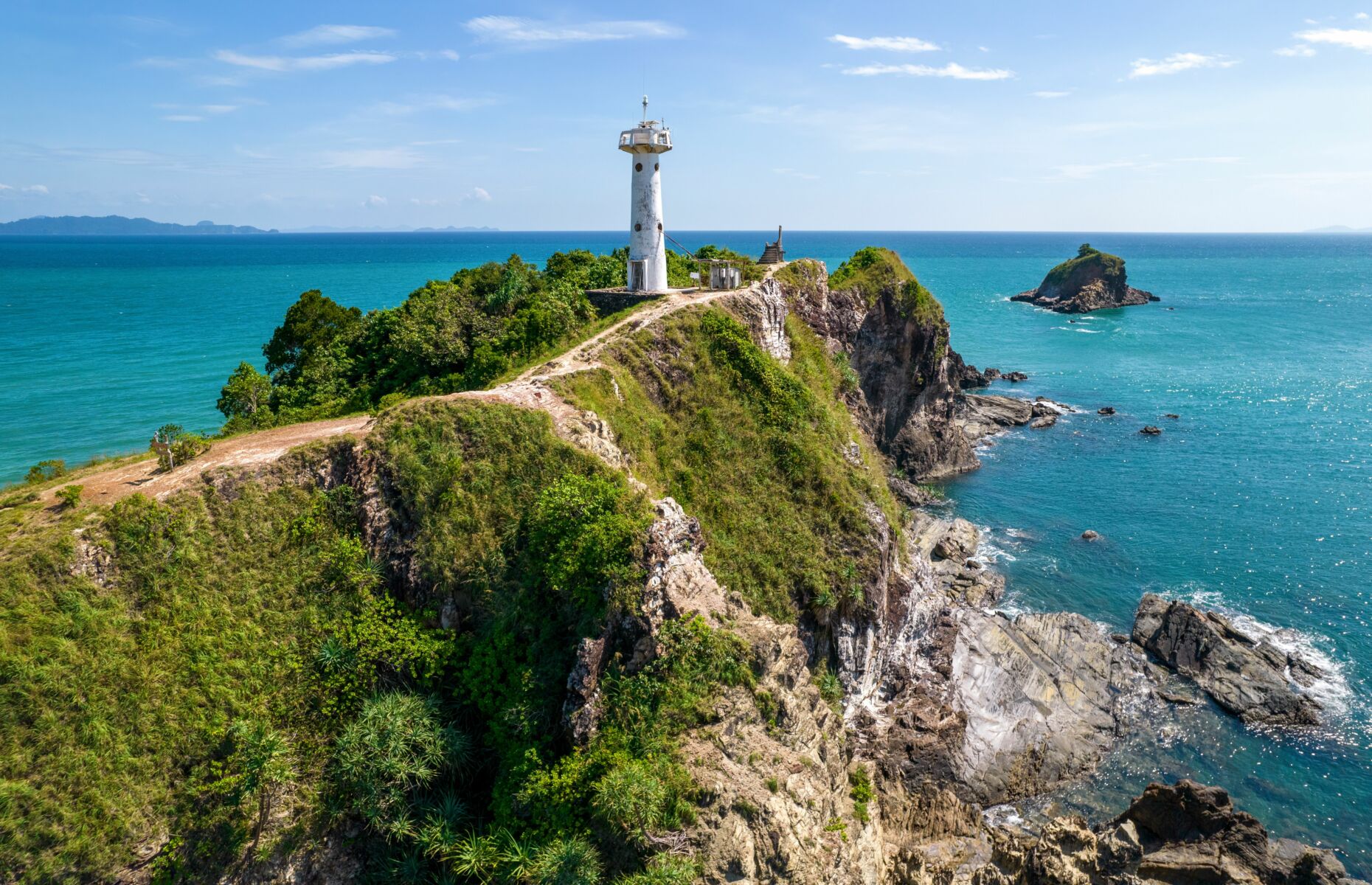 Thailand's overhyped hotspots: Why you should skip the crowds | News by Thaiger