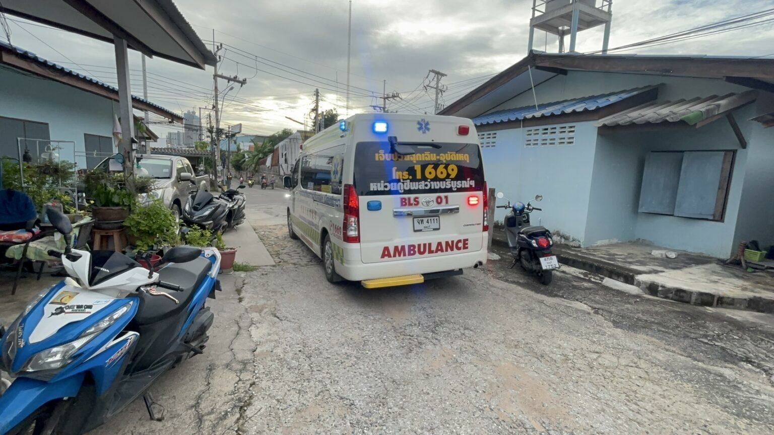 Man stabbed by wife in Pattaya after domestic dispute (video) | News by Thaiger