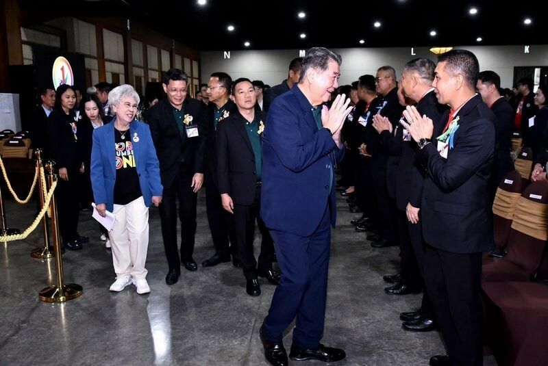 Phuket governor wins top honour for anti-drug crusade | News by Thaiger