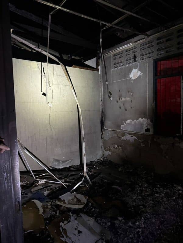 Fire erupts at abandoned Ratsada house after 20 years of silence | News by Thaiger