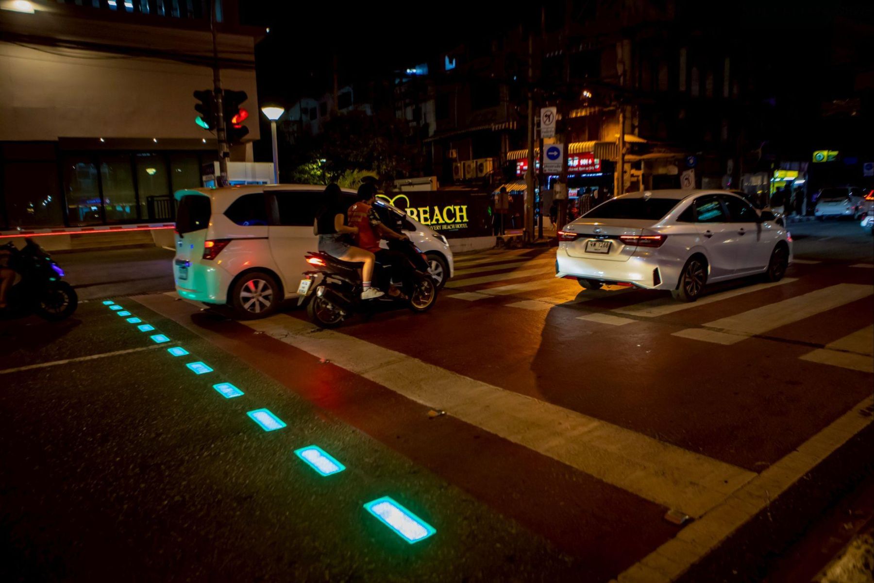 Flashing zebra crossing turns heads in Pattaya | News by Thaiger
