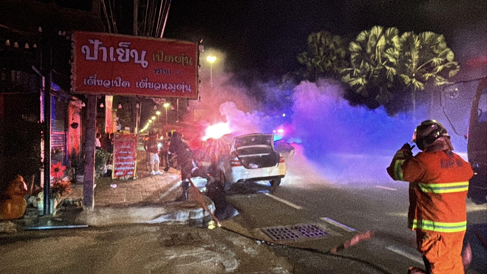 Top cop’s Mercedes goes up in flames in Pattaya | News by Thaiger