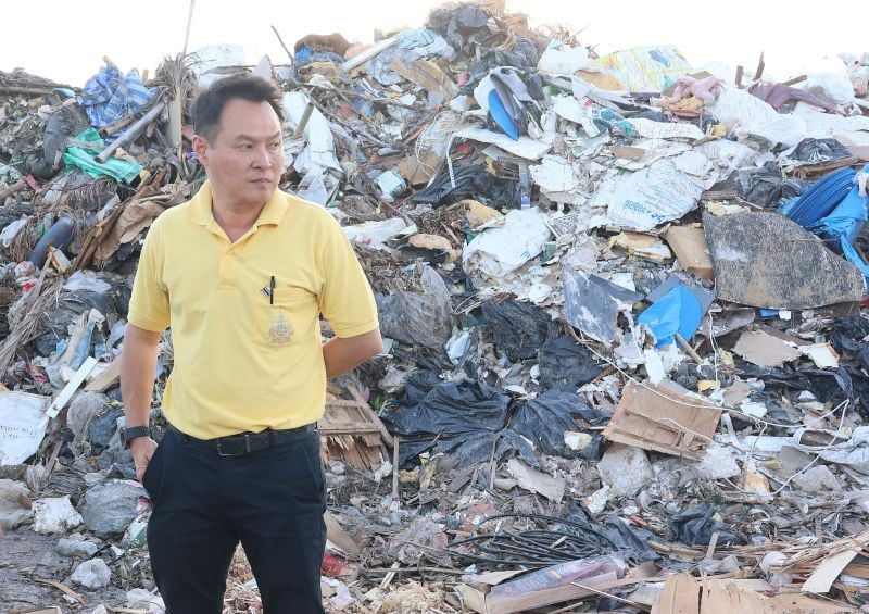 Phuket drowning in rubbish: Mayor vows not to quit | News by Thaiger