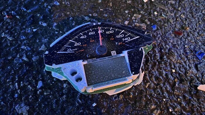 Speeding rider dies in horror crash with parked van in Nonthaburi | News by Thaiger