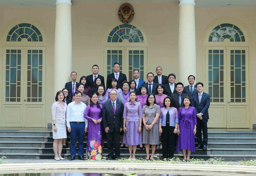 Thai royal award celebrates Vietnam’s top teachers | News by Thaiger