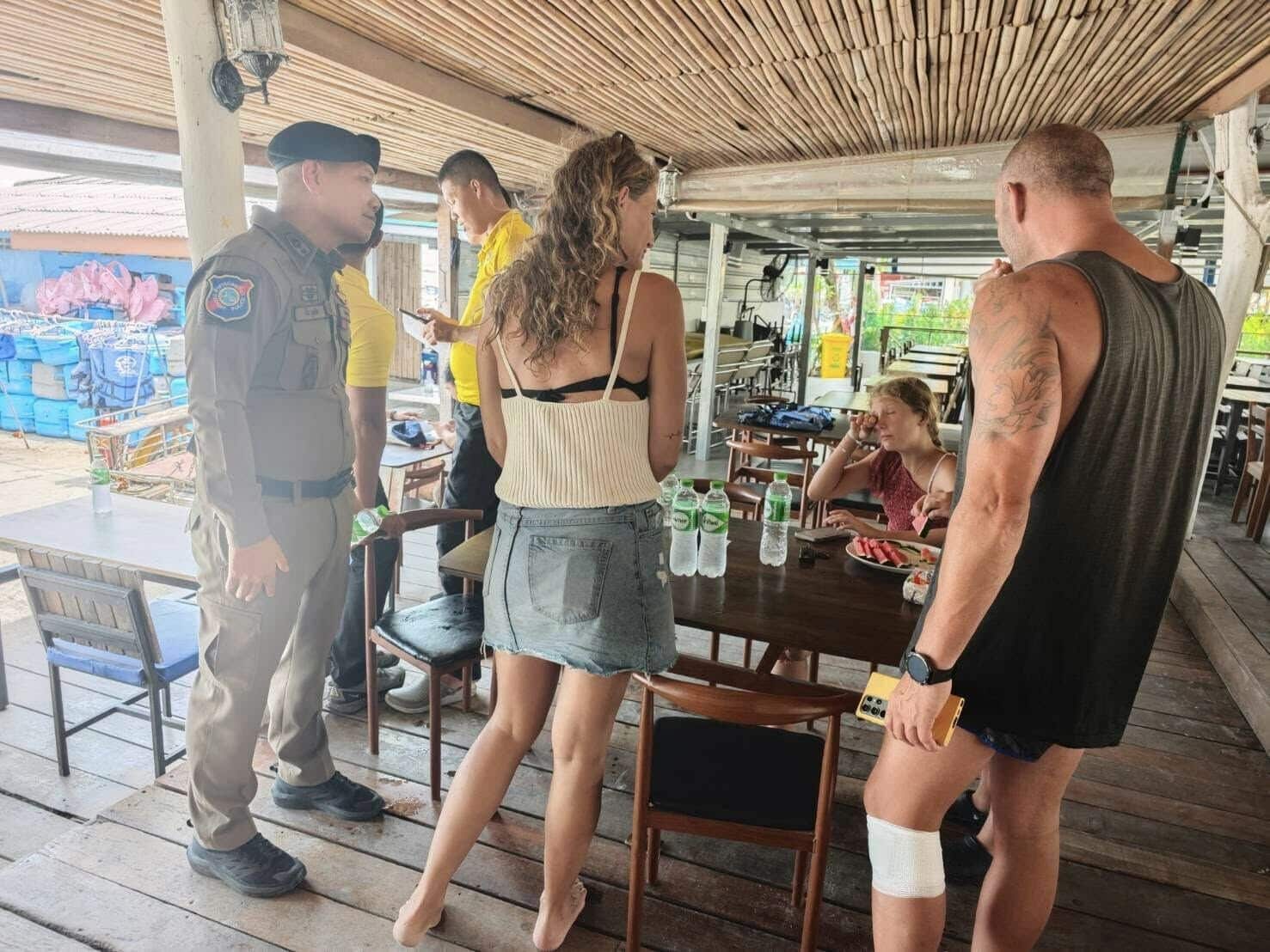 Spanish family rescued after boat capsizes off Koh Samui | News by Thaiger