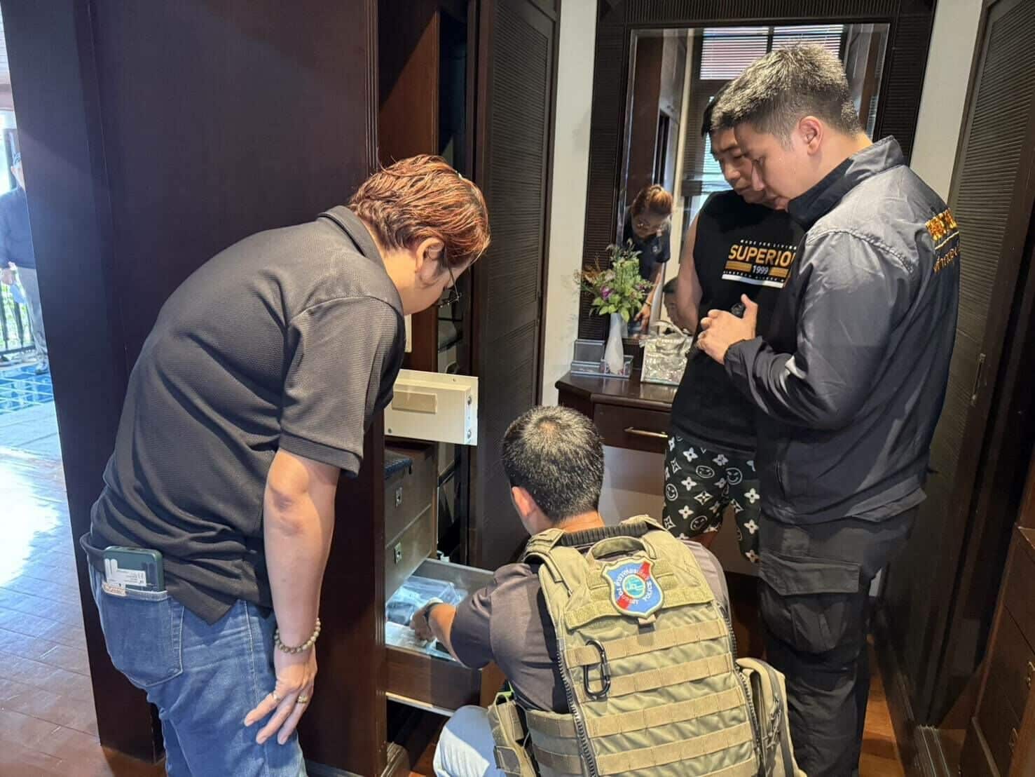Chinese man busted for flaunting guns in Pattaya mansion | News by Thaiger