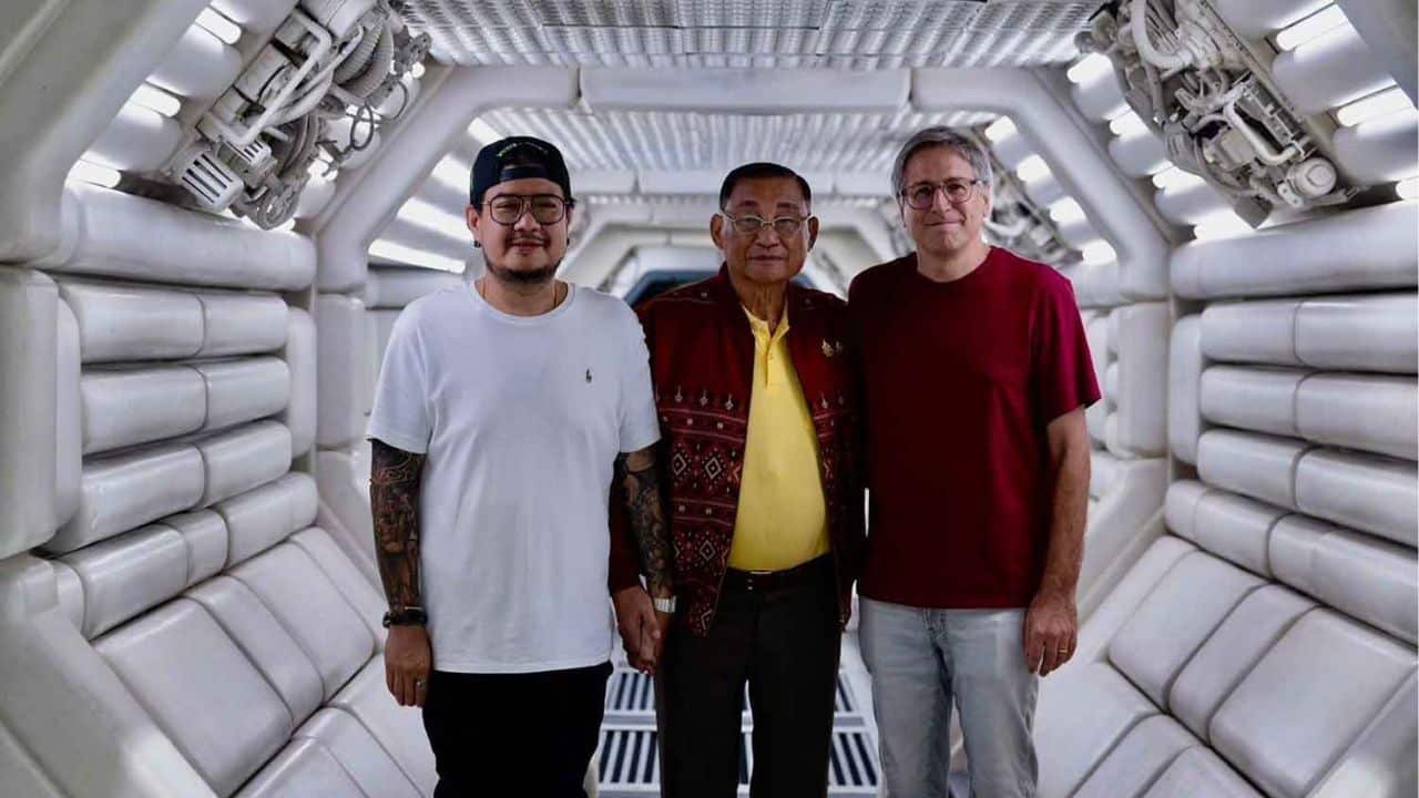 Tourism and Sports Minister Sermsak Pongpanich is in the middle between Christopher Lowenstein (right) and Apinat Siricharoenjit of Living Films, the local facilitator for the shooting of FX's Alien TV Series in Thailand (Left) | Photo from the Ministry of Tourism and Sports