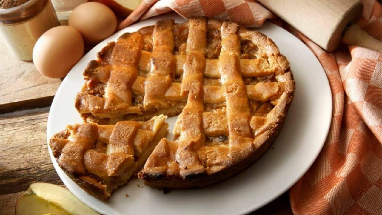 An American Apple Pie, one of the desserts that you will find for sure on Fourth of July, Thailand