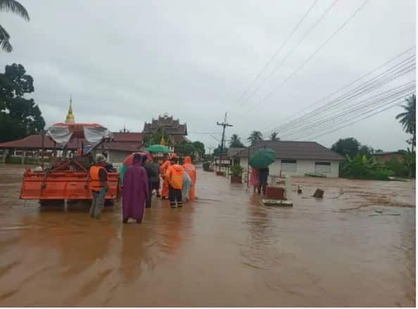 Rain pain: Phayao floods spark chaos as rivers overflow | News by Thaiger