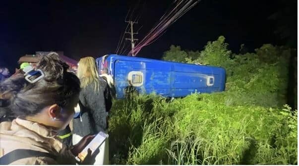 Rainy horror: Phuket-bound tour bus topples in ‘killer curve’ crash | News by Thaiger