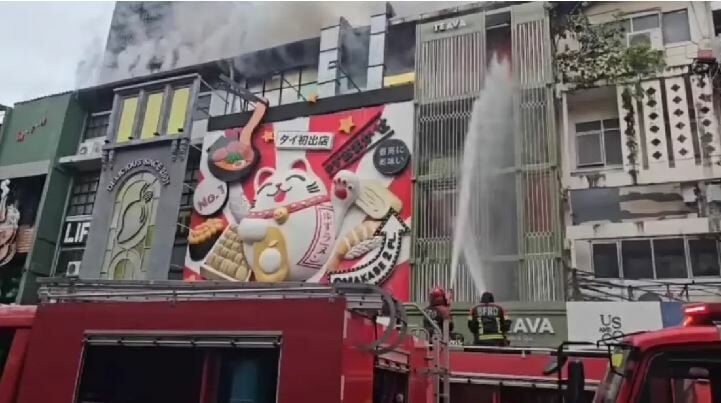 Bangkok spa inferno guts building in early morning blaze | News by Thaiger